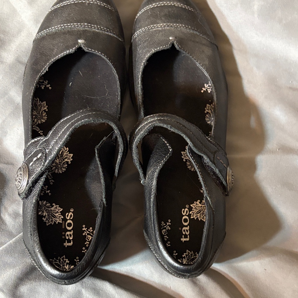 Taos Footwear Black Espadrilles